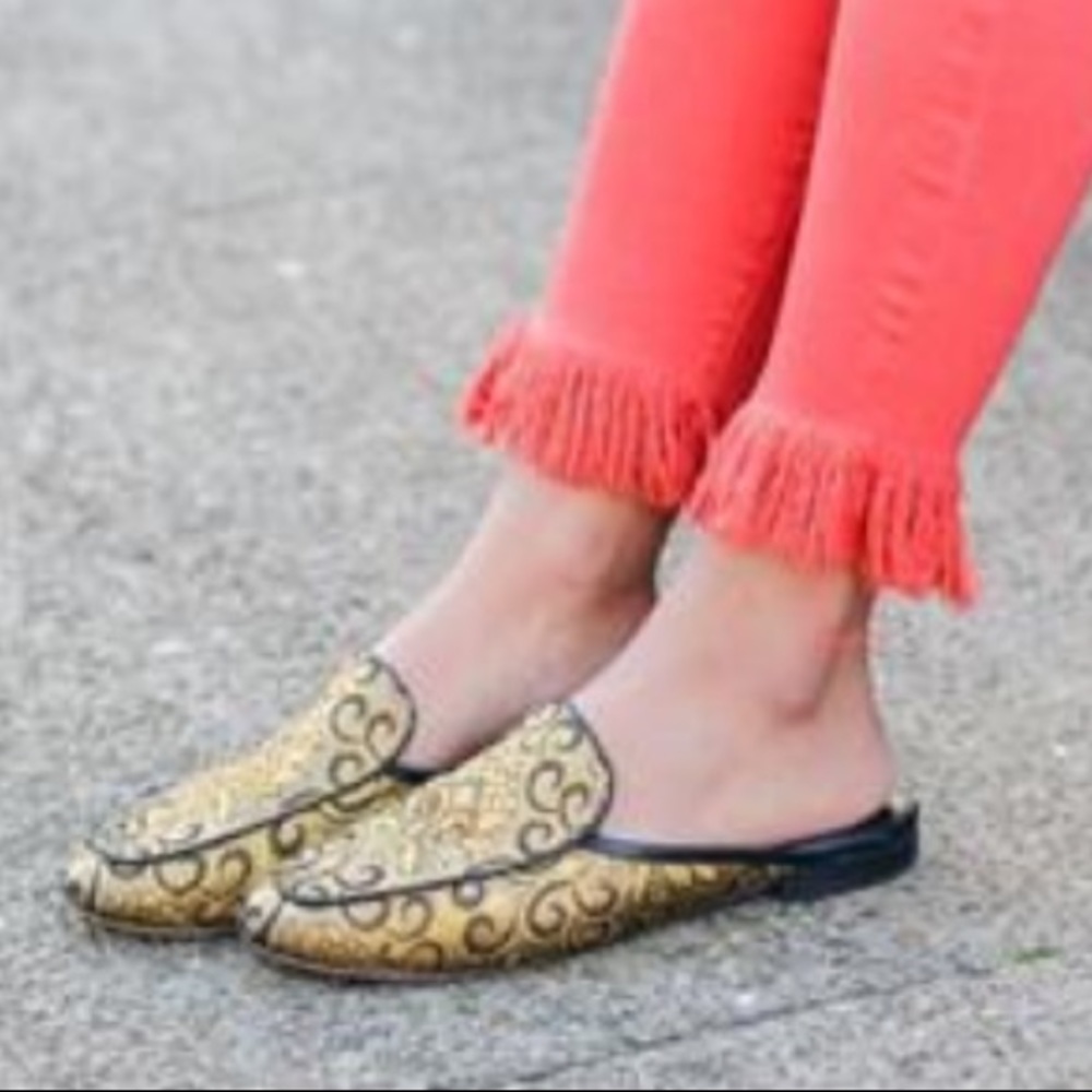 Gold Floral Brocade Close Toe Slip On Mule - Picture 1 of 8